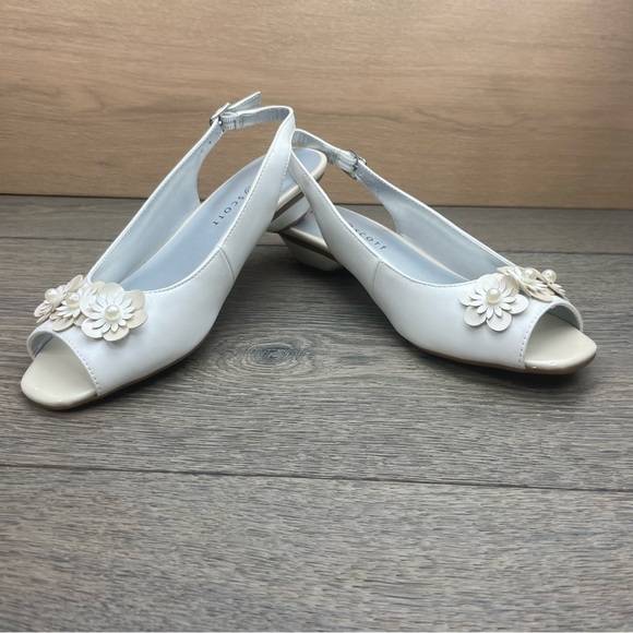 KAREN SCOTT Irmaa Slingback Peep-Toe Pumps size 8 NIB! - Picture 3 of 17